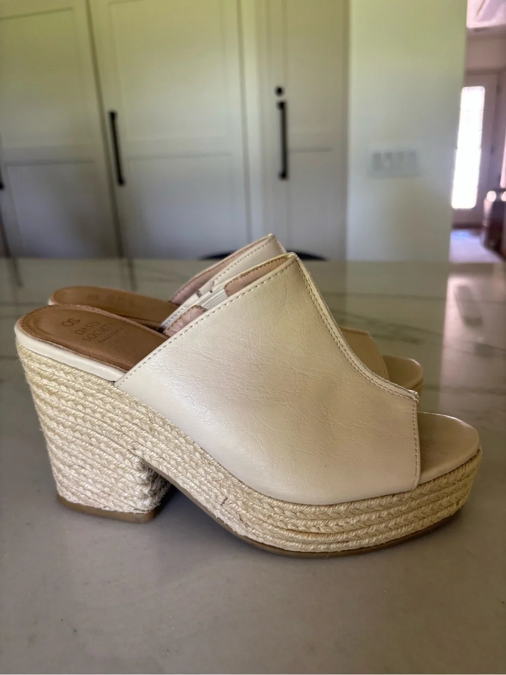 Oasis Society Cream Vegan Leather Espadrille Chunky Platform Boho Wedge Mules 8